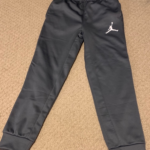 Boy’s Nike Air Jordan Therma-Fit Jogger Pants - Picture 1 of 2